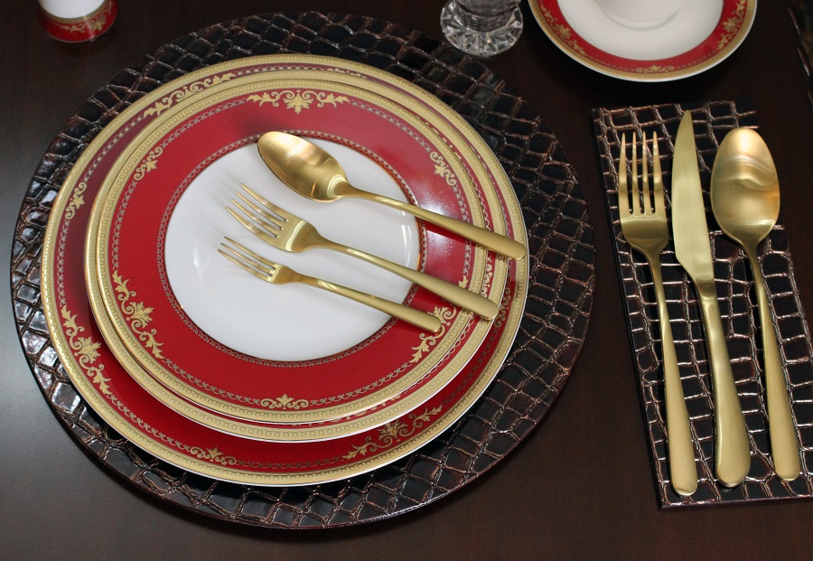 DecoIdeea iti decoreaza masa de Craciun - Ce ar trebui sa ai in vedere pentru aranjarea mesei de Sarbatori?